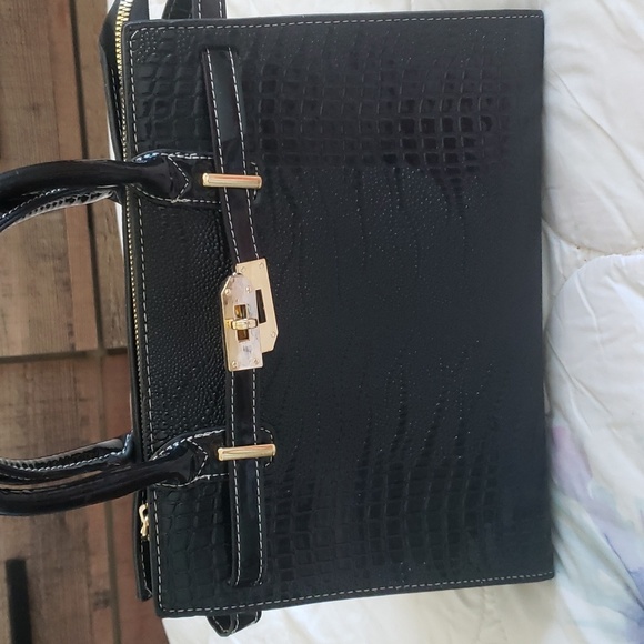 Small Black Purse - Picture 3 of 14